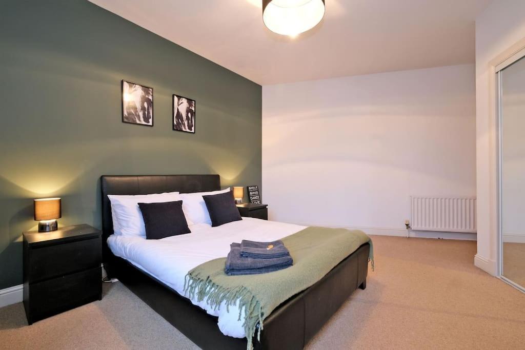 Modern & Spacious Apartment In City Centre Aberdeen Eksteriør billede